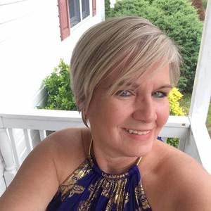 Meet your Posher, Suzanne